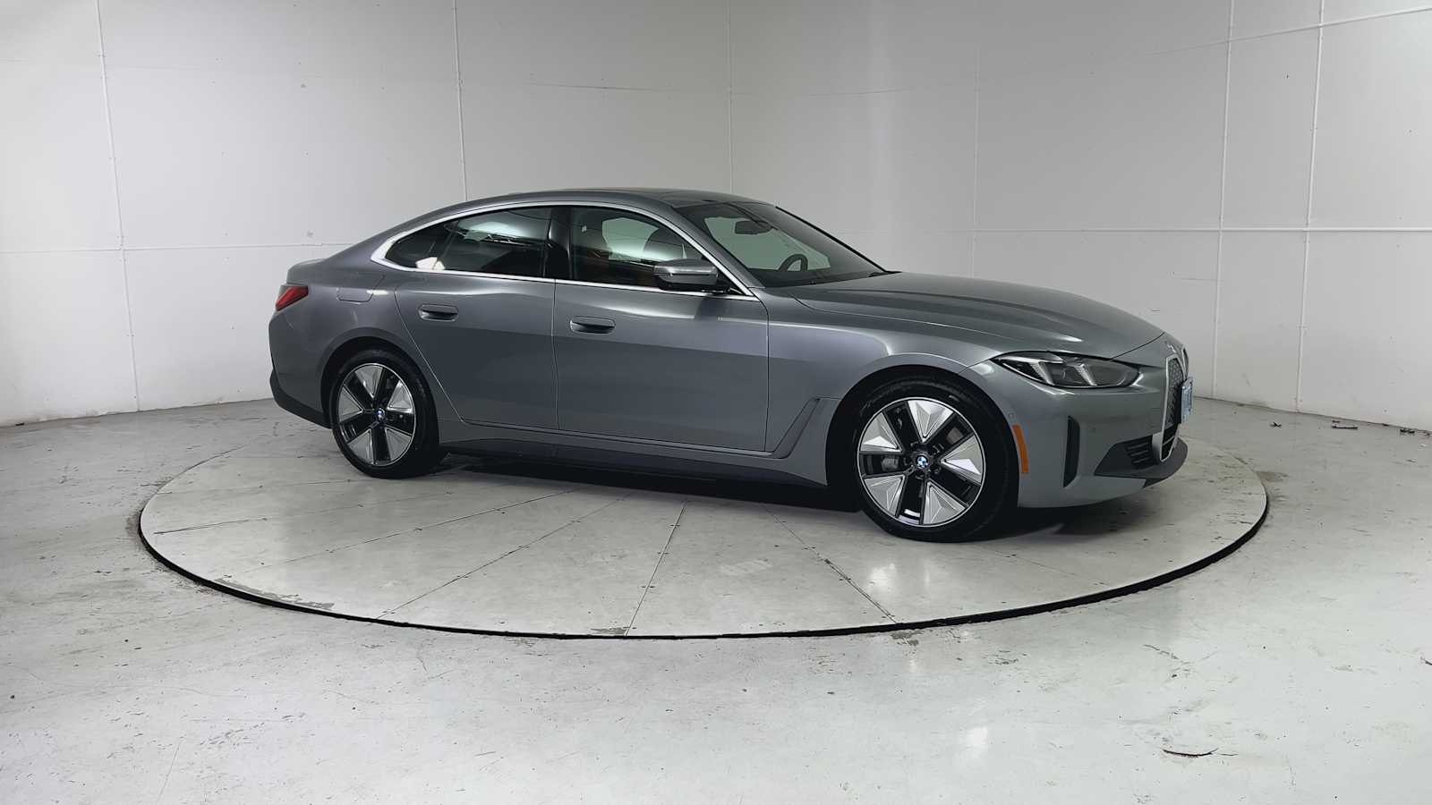 Thumbnail: 2025 BMW i4 - 8