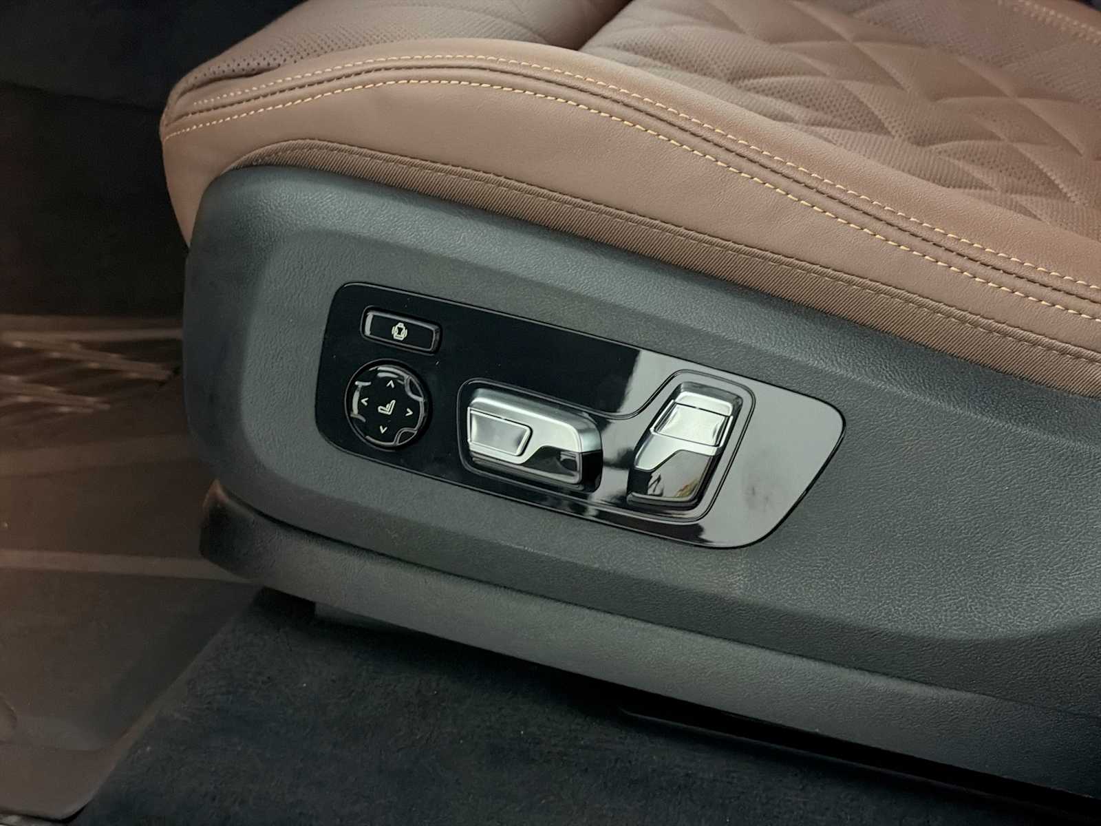 Thumbnail: 2026 BMW X5 - 14