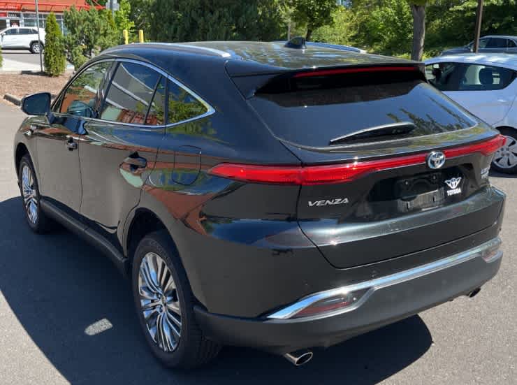 Thumbnail: 2021 Toyota Venza - 3