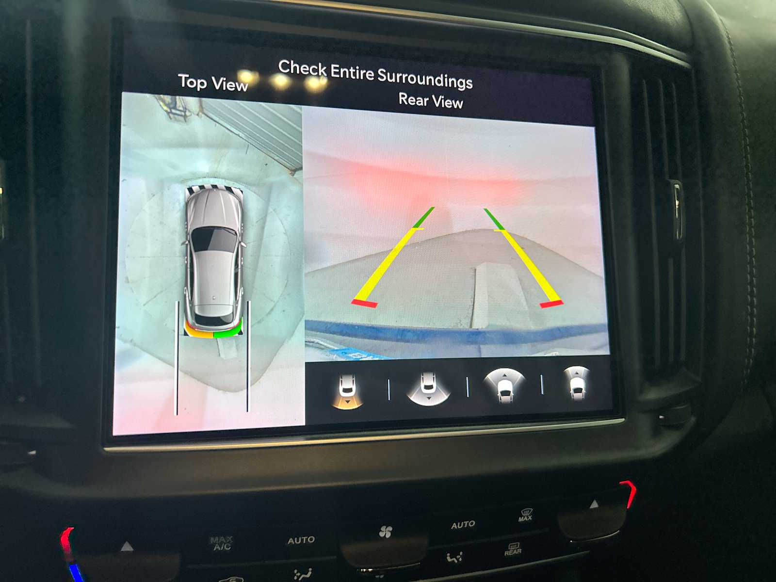 Thumbnail: 2021 Maserati Levante - 24