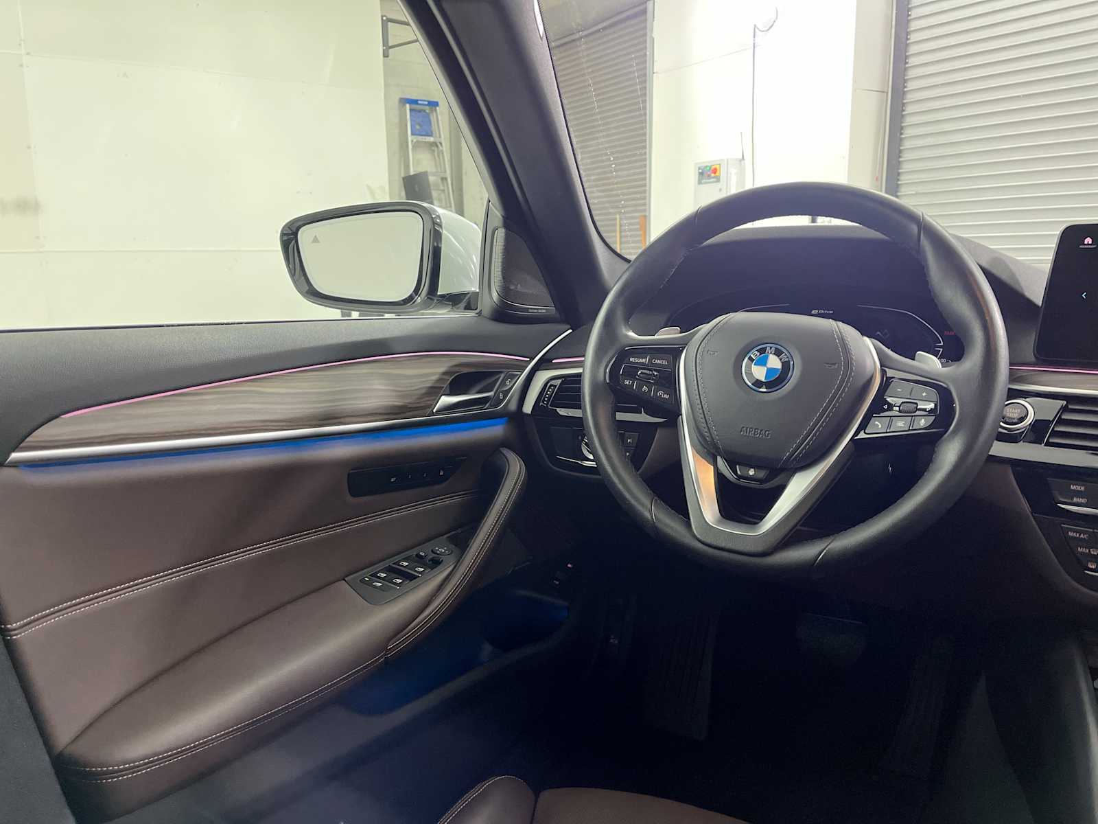 Thumbnail: 2023 BMW 5 Series - 15