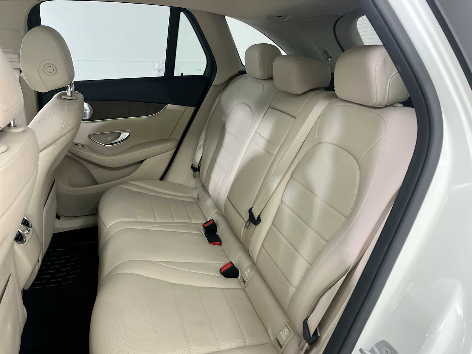 Thumbnail: 2021 Mercedes-Benz GLC - 30