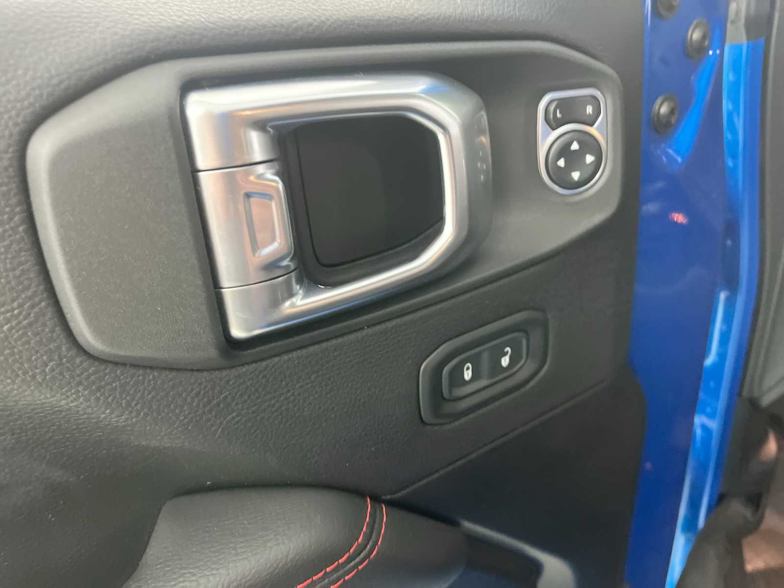 Thumbnail: 2021 Jeep Gladiator - 15