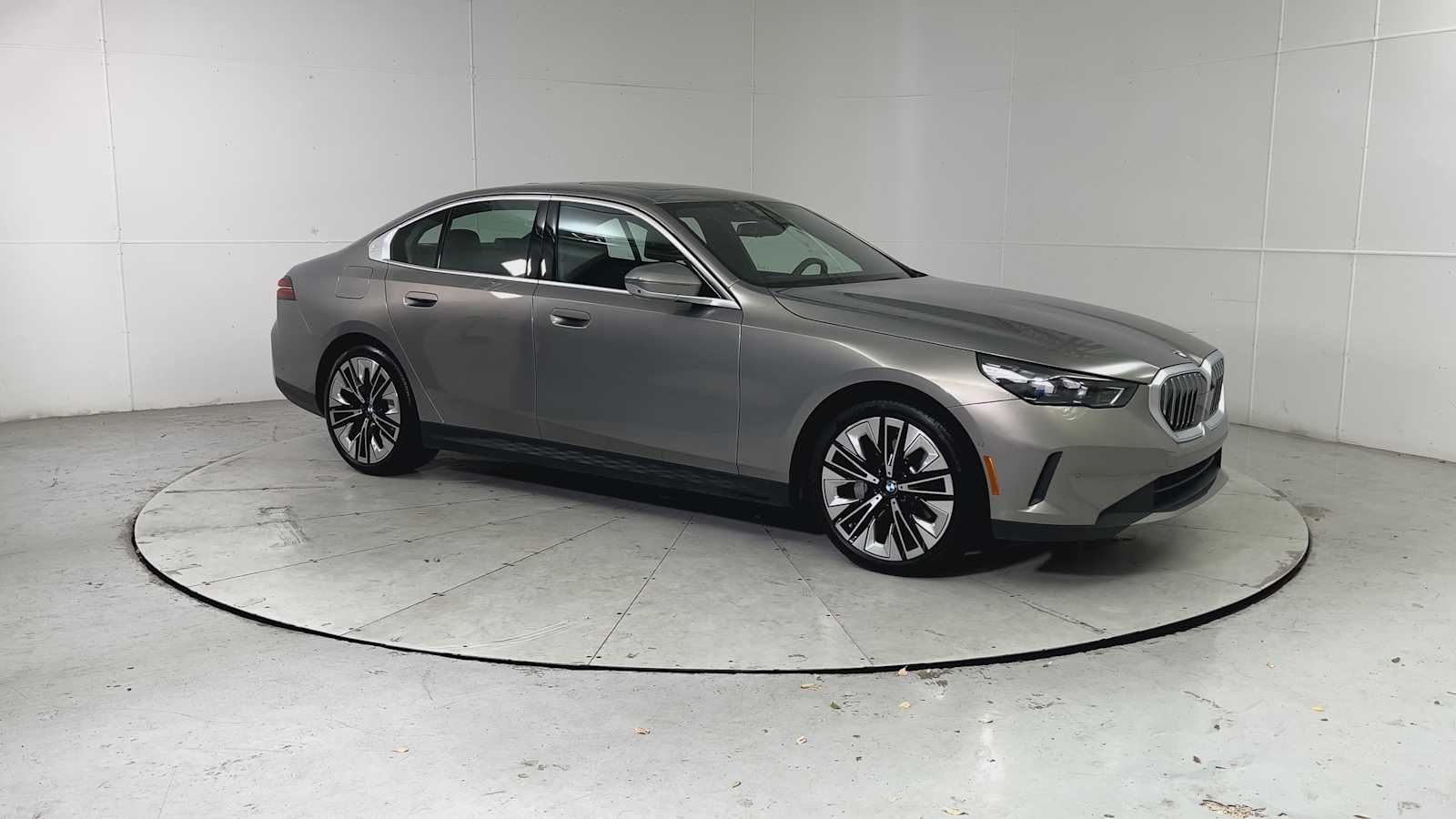 Thumbnail: 2026 BMW 5 Series - 8