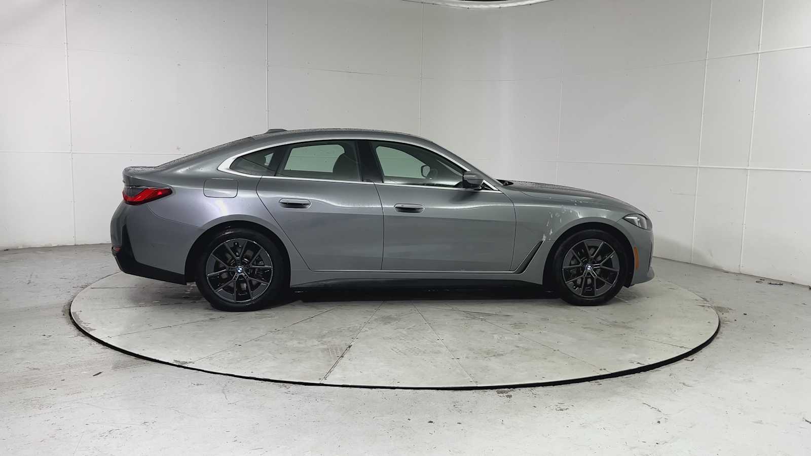 Thumbnail: 2025 BMW i4 - 9