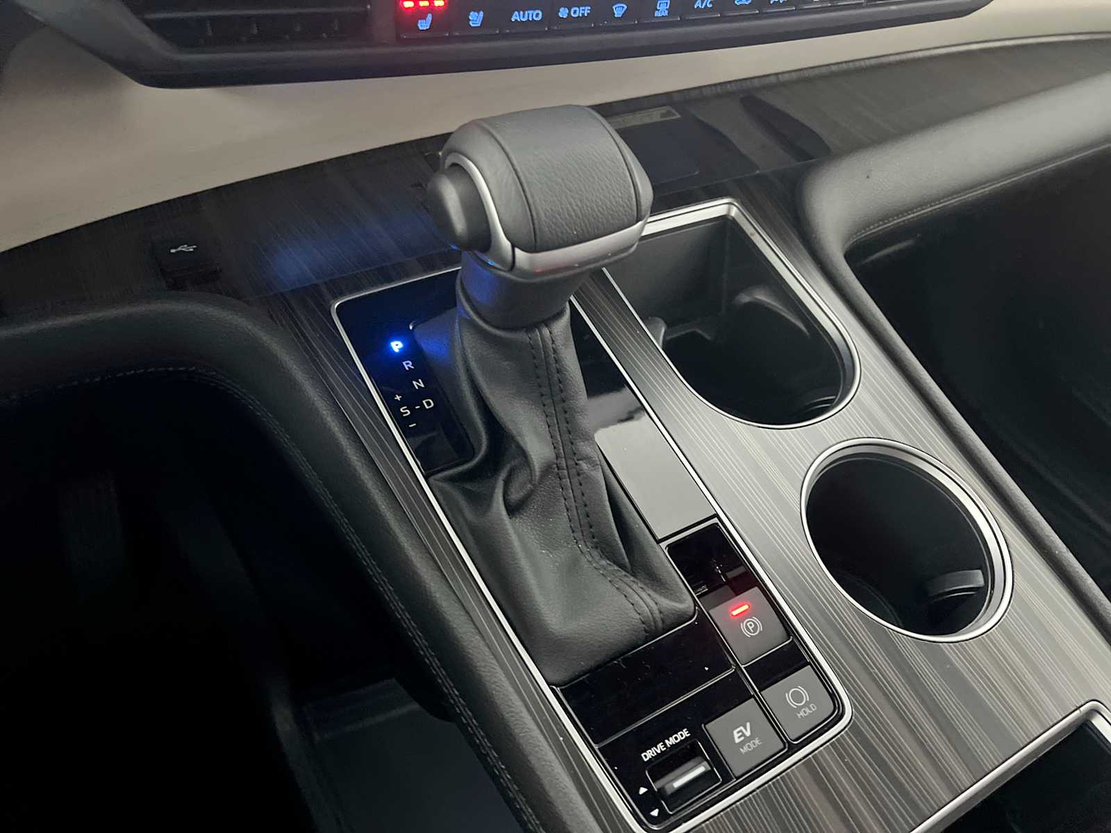 Thumbnail: 2023 Toyota Sienna - 22