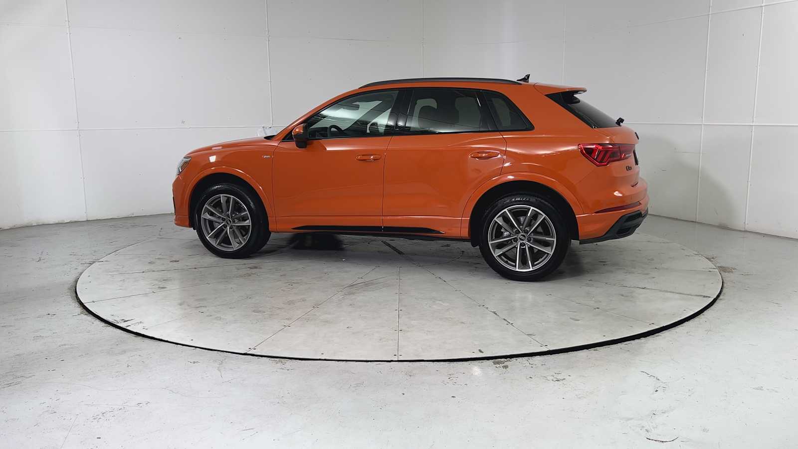 Thumbnail: 2025 Audi Q3 - 4