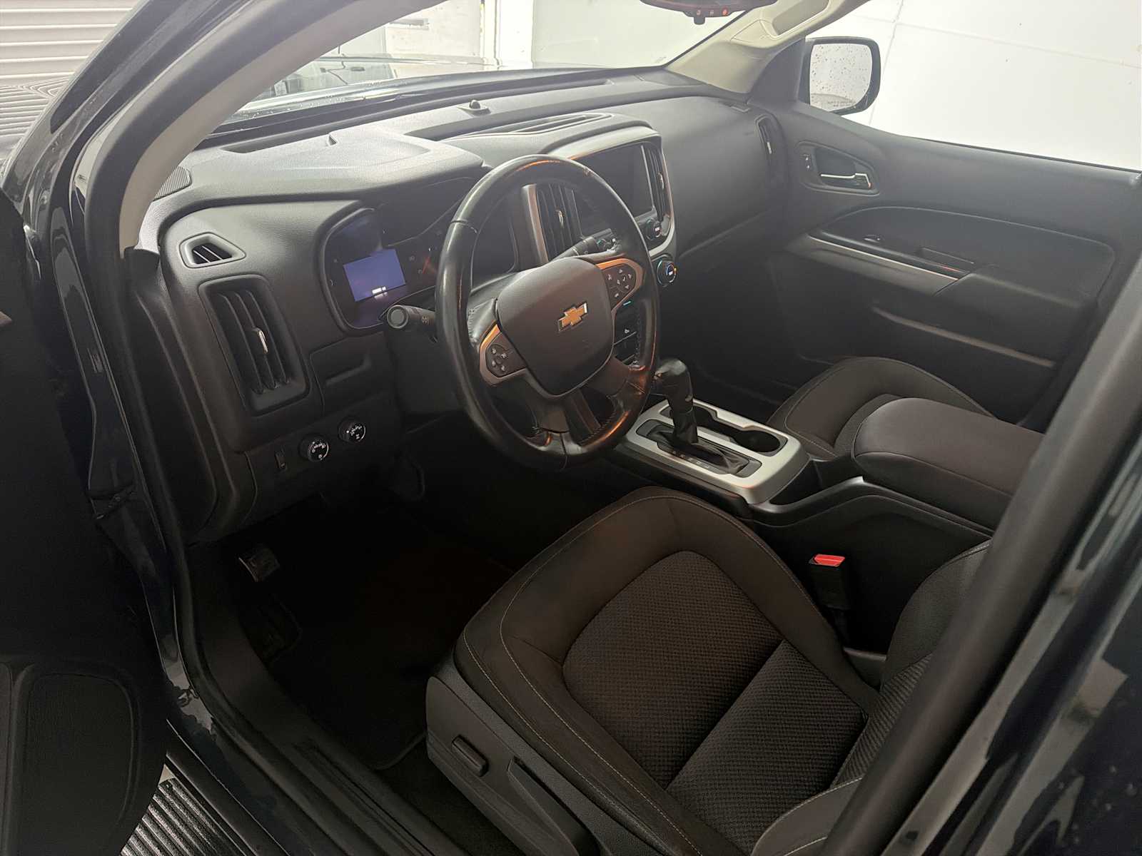 Thumbnail: 2018 Chevrolet Colorado - 11