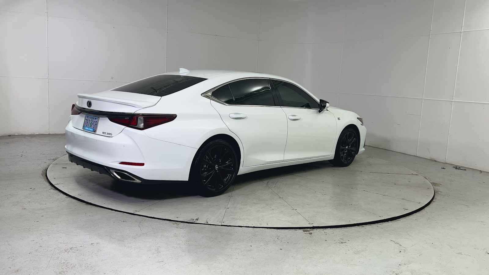 Thumbnail: 2022 Lexus ES - 2