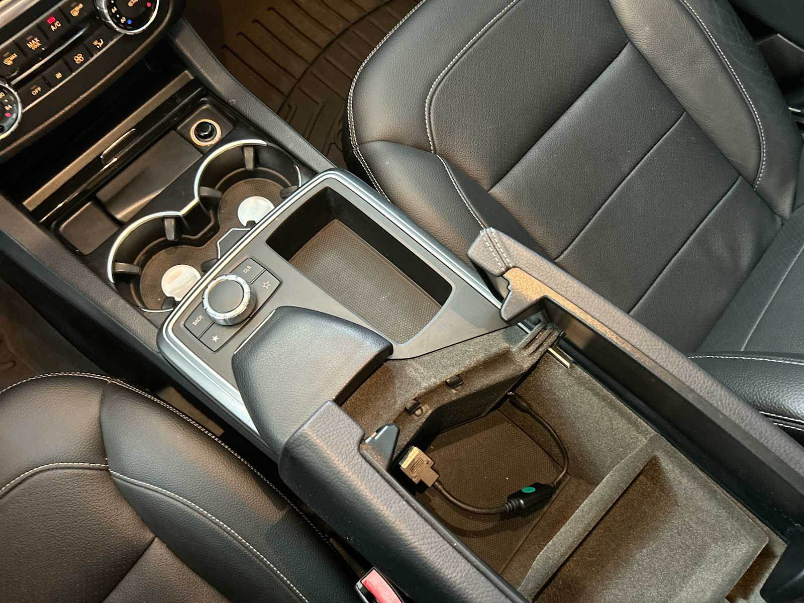 Thumbnail: 2015 Mercedes-Benz M-Class - 23