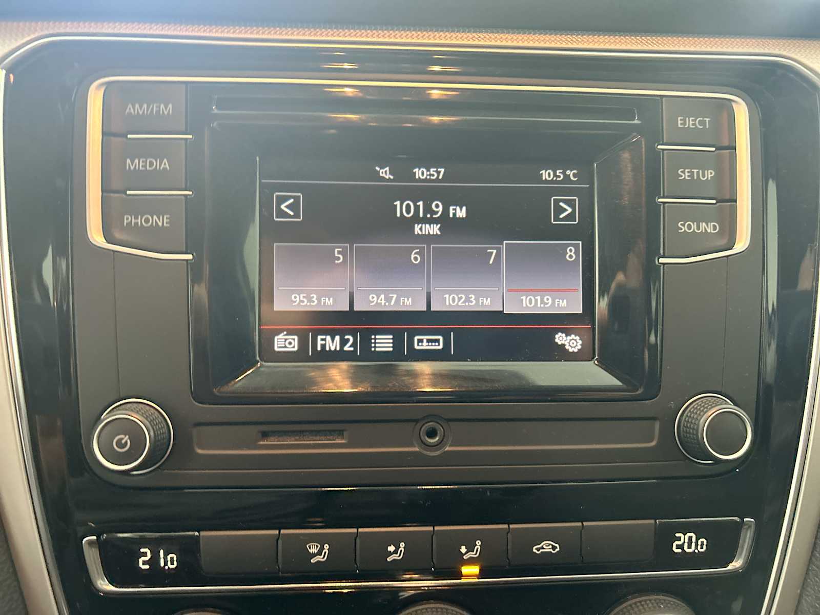 Thumbnail: 2016 Volkswagen Passat - 12