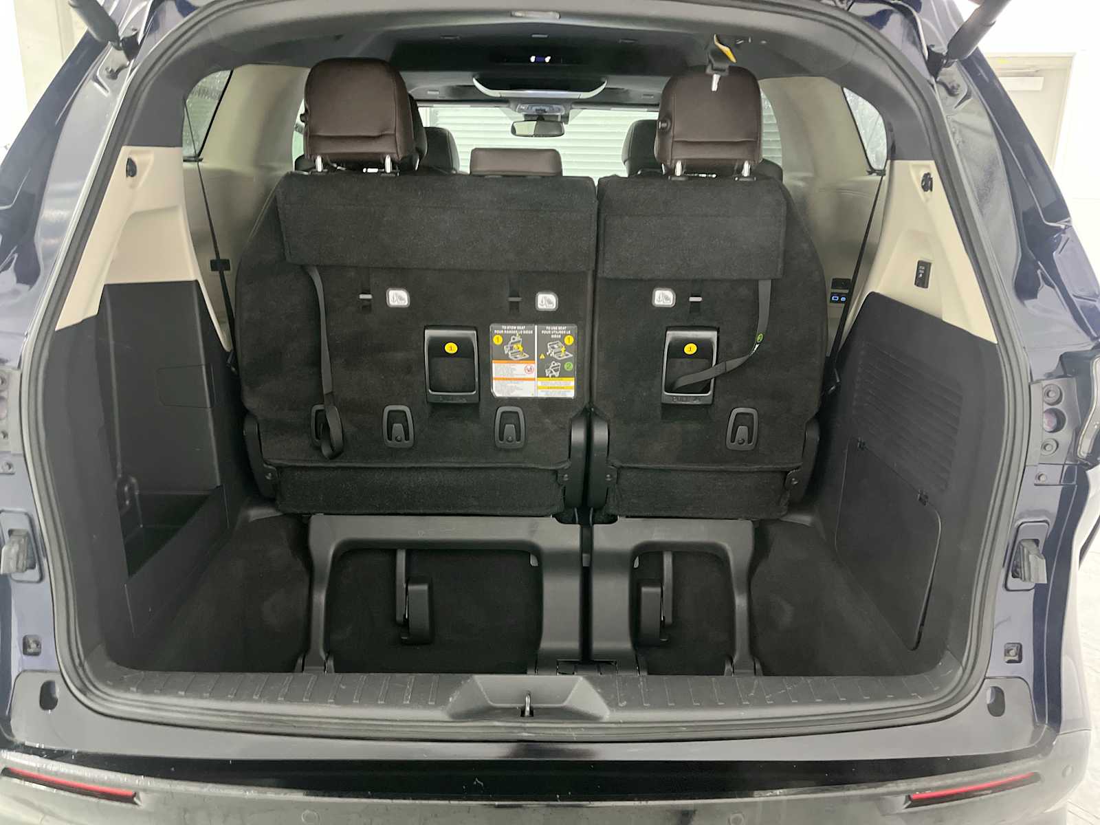 Thumbnail: 2023 Toyota Sienna - 21