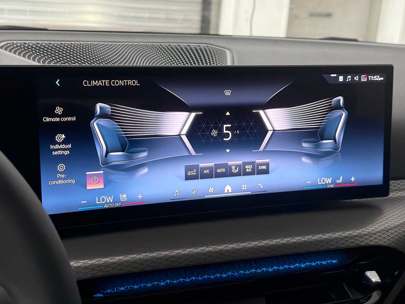 Thumbnail: 2026 BMW i4 - 17