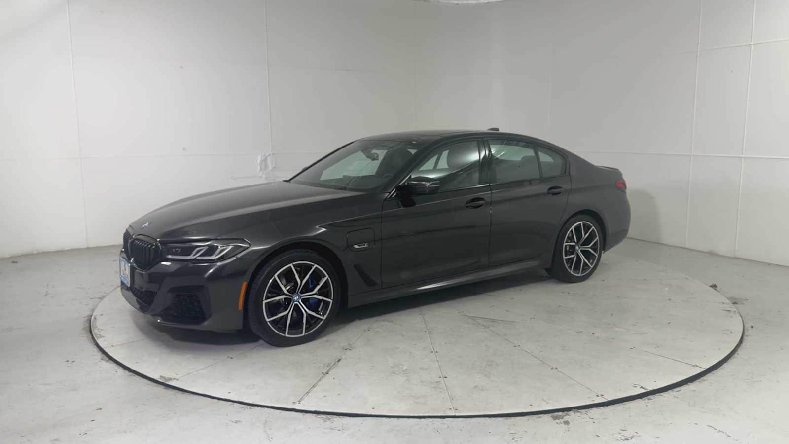 Thumbnail: 2023 BMW 5 Series - 6