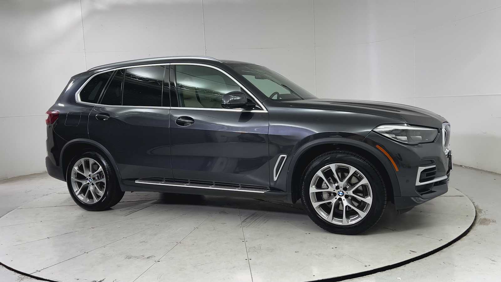 Thumbnail: 2022 BMW X5 - 2