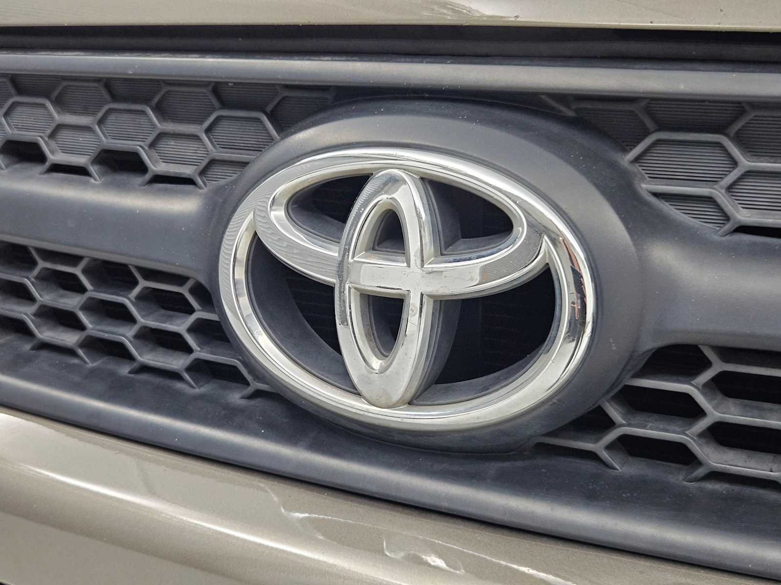 Thumbnail: 2011 Toyota RAV4 - 11