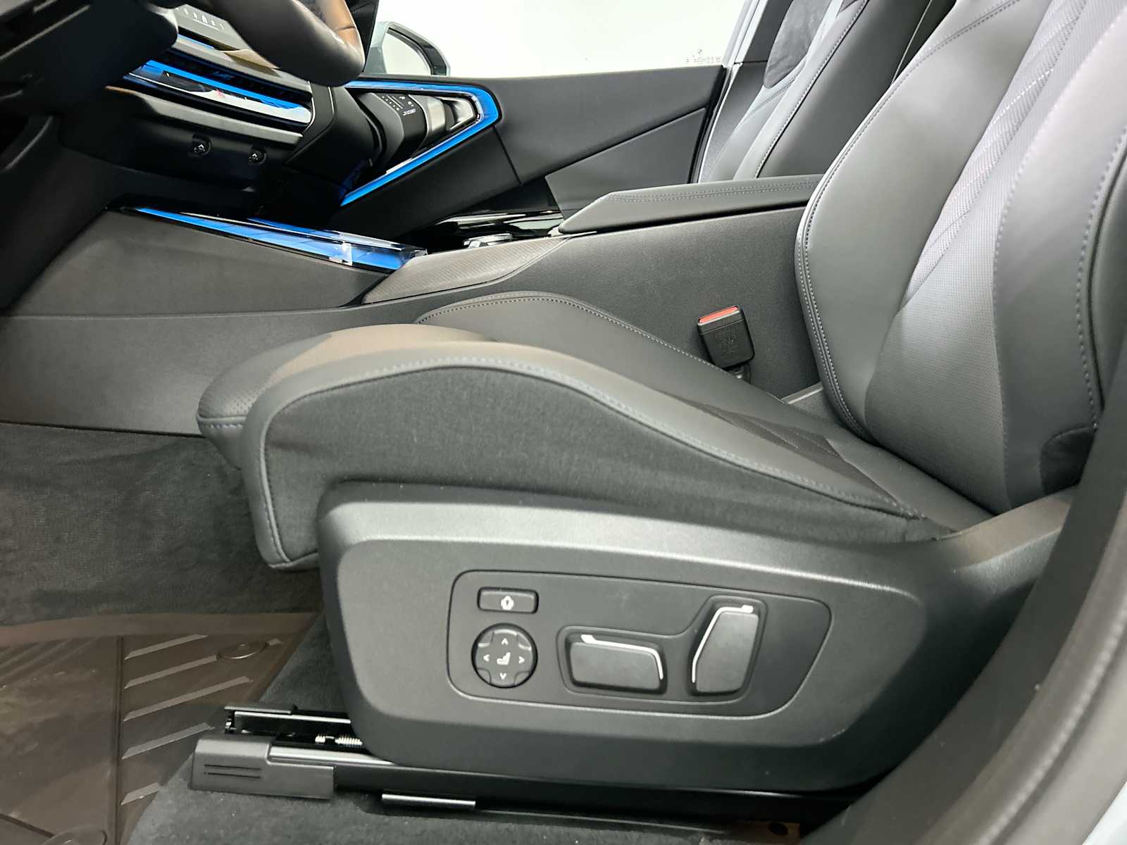 Thumbnail: 2026 BMW X3 - 14