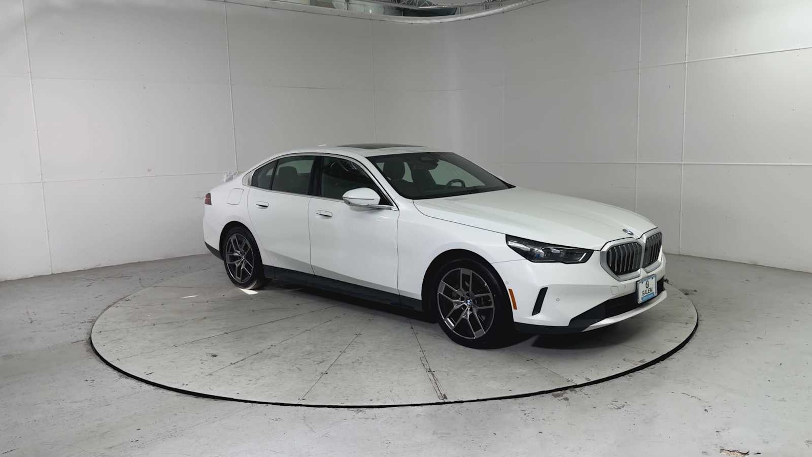 Thumbnail: 2026 BMW 5 Series - 8