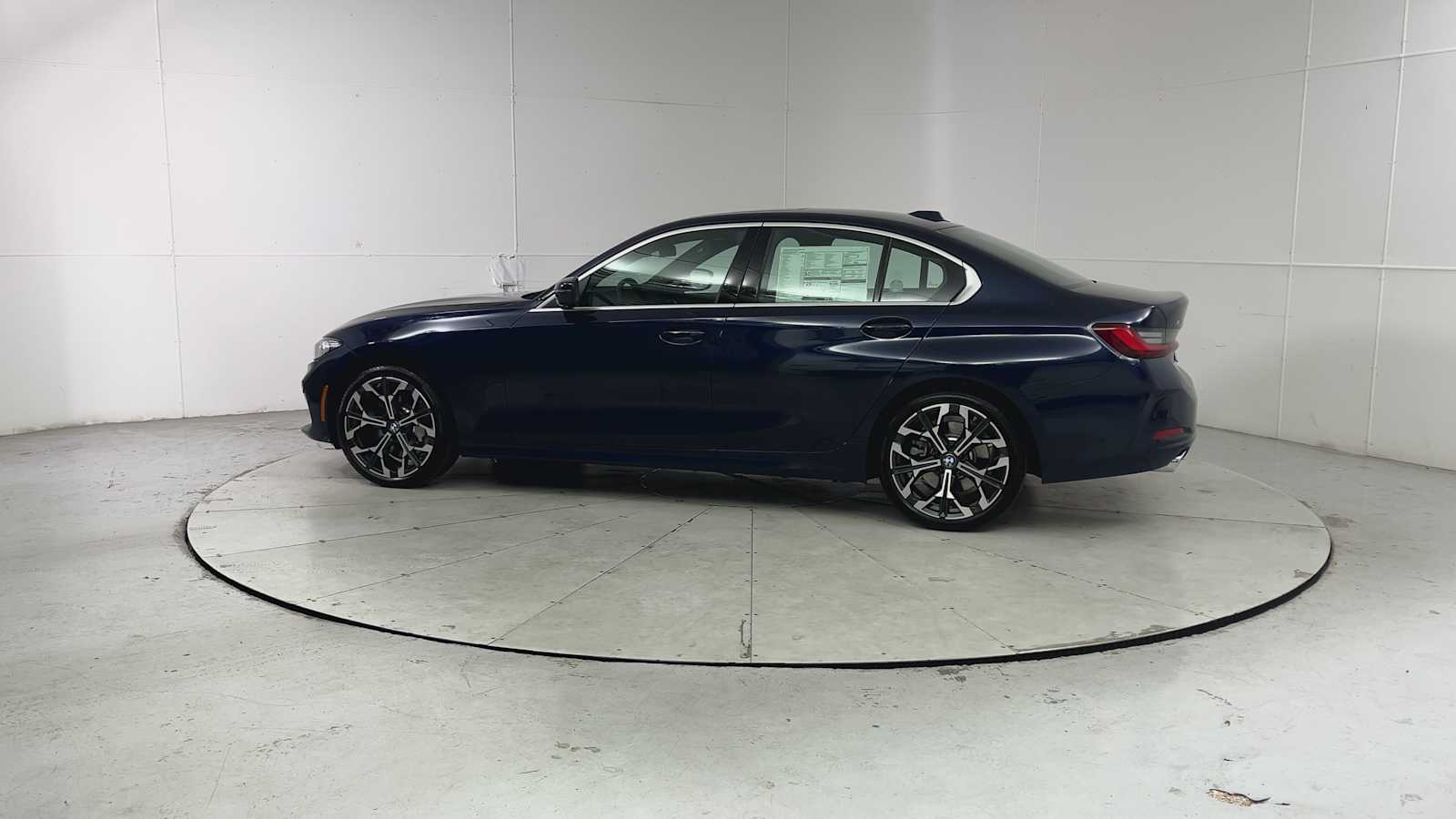 Thumbnail: 2026 BMW 3 Series - 4