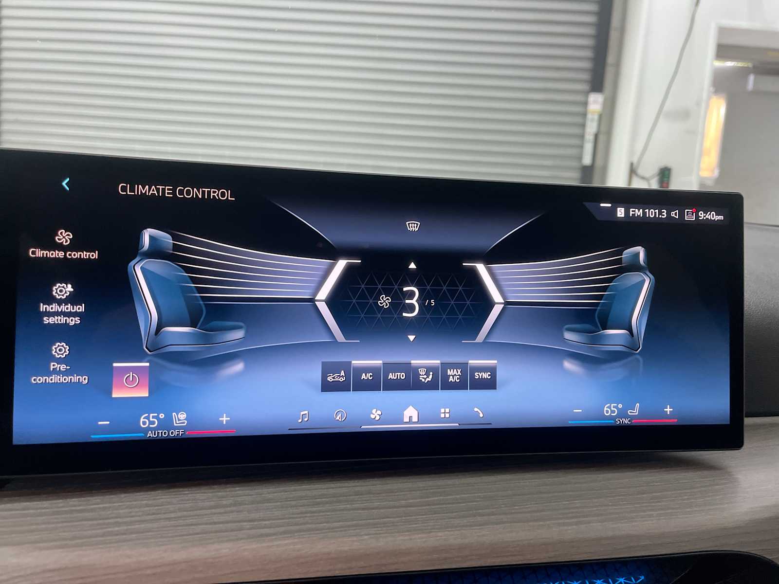 Thumbnail: 2026 BMW i4 - 23