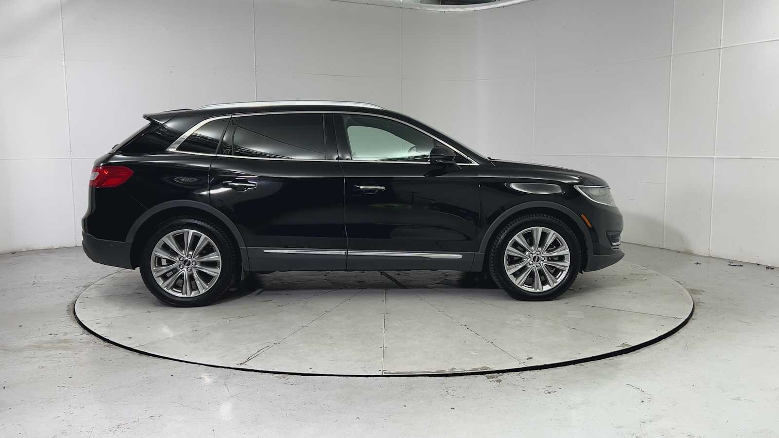 Thumbnail: 2016 Lincoln MKX - 9