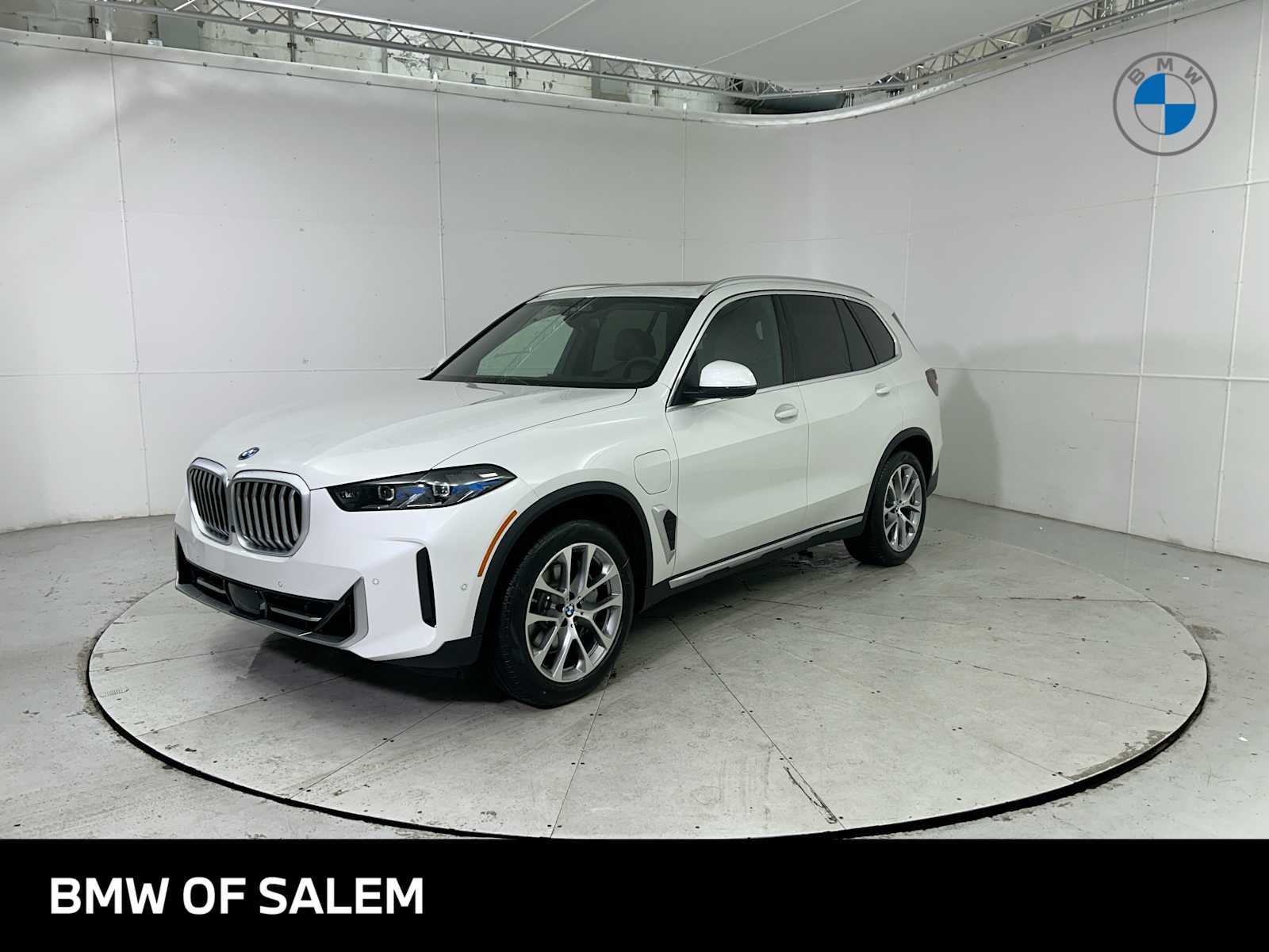 Thumbnail: 2026 BMW X5 - 1