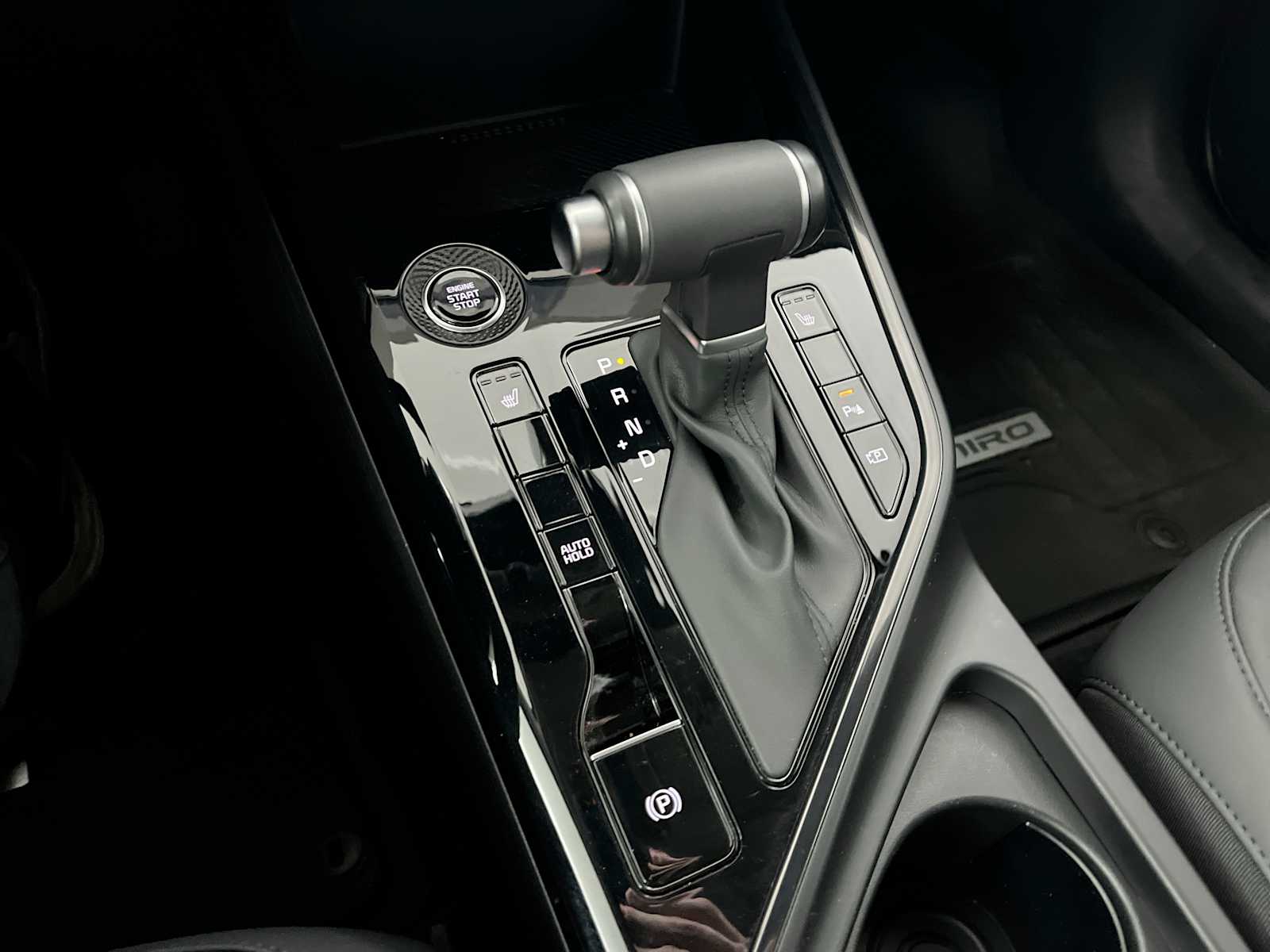 Thumbnail: 2025 Kia Niro - 22