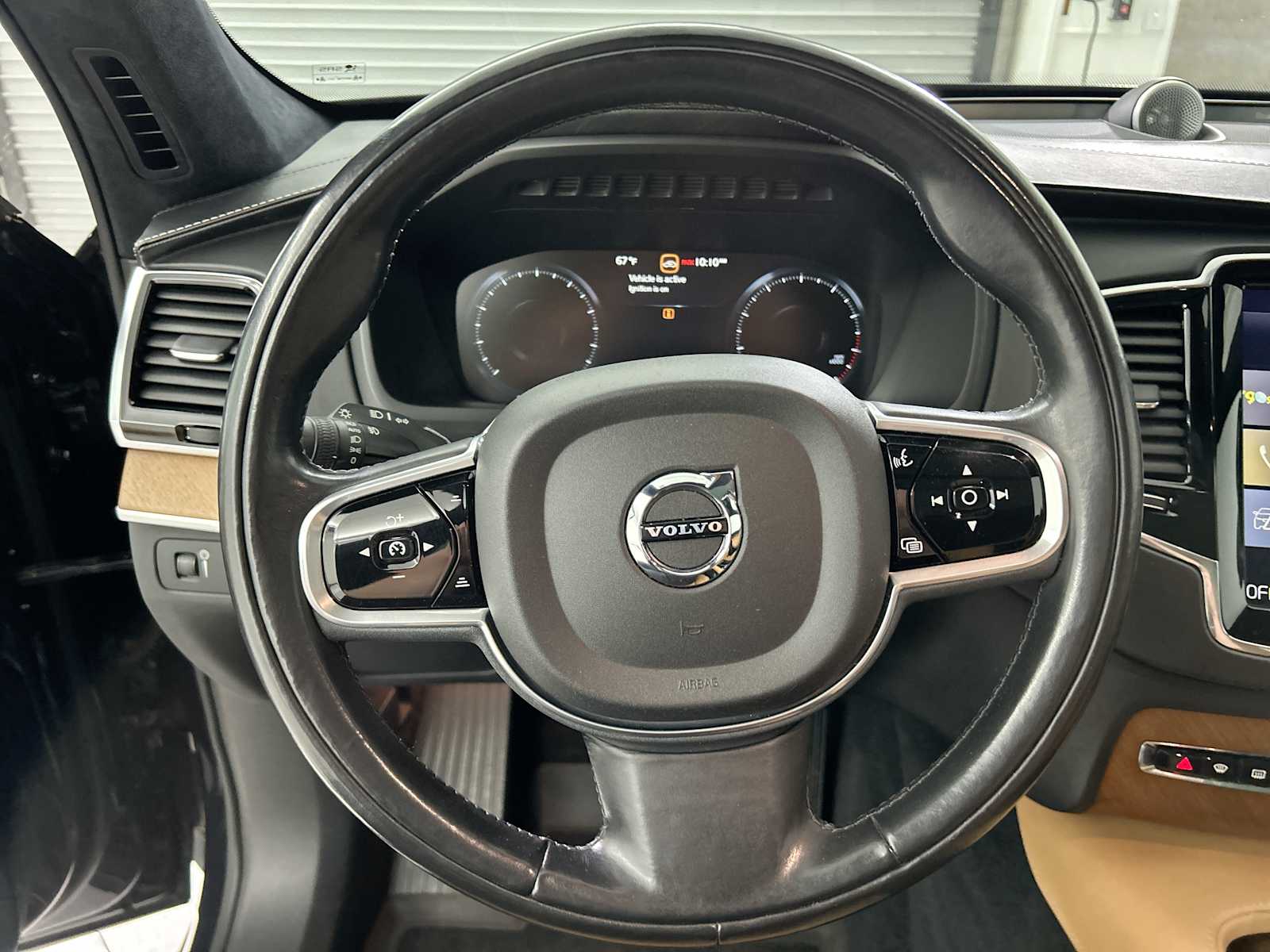 Thumbnail: 2017 Volvo XC90 - 11