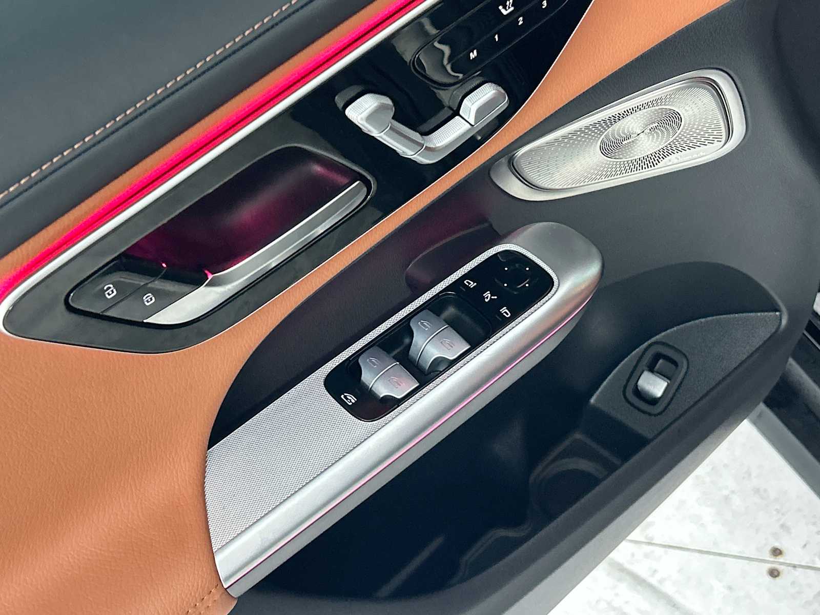 Thumbnail: 2023 Mercedes-Benz GLC - 15