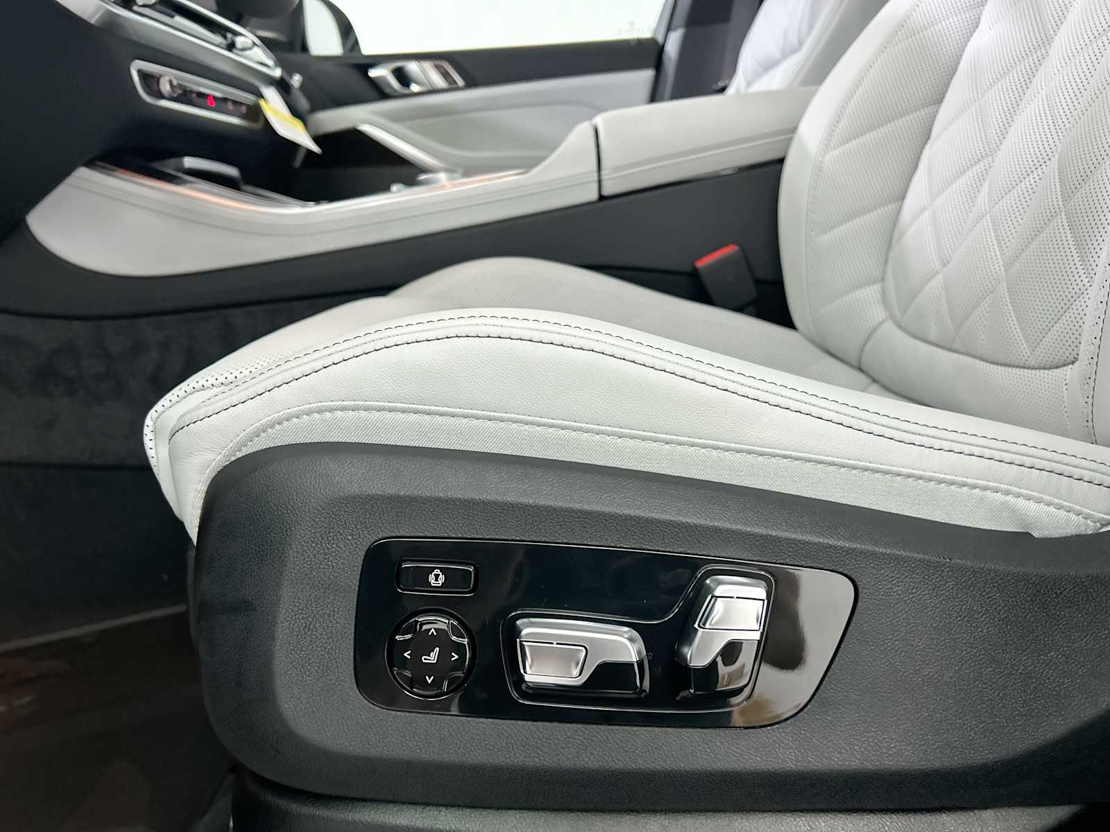 2026 BMW X5 50e - Photo 14