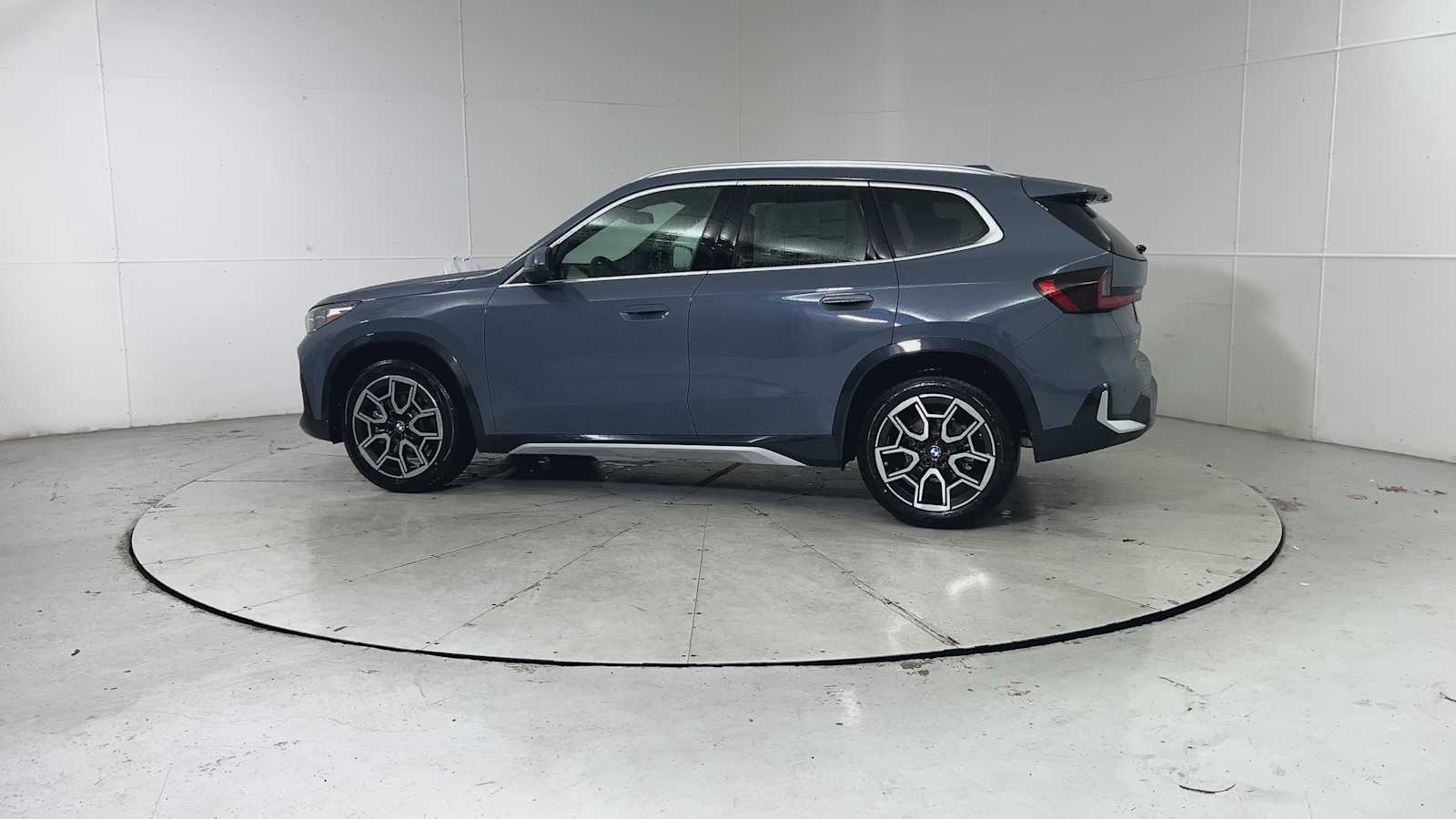 Thumbnail: 2026 BMW X1 - 5