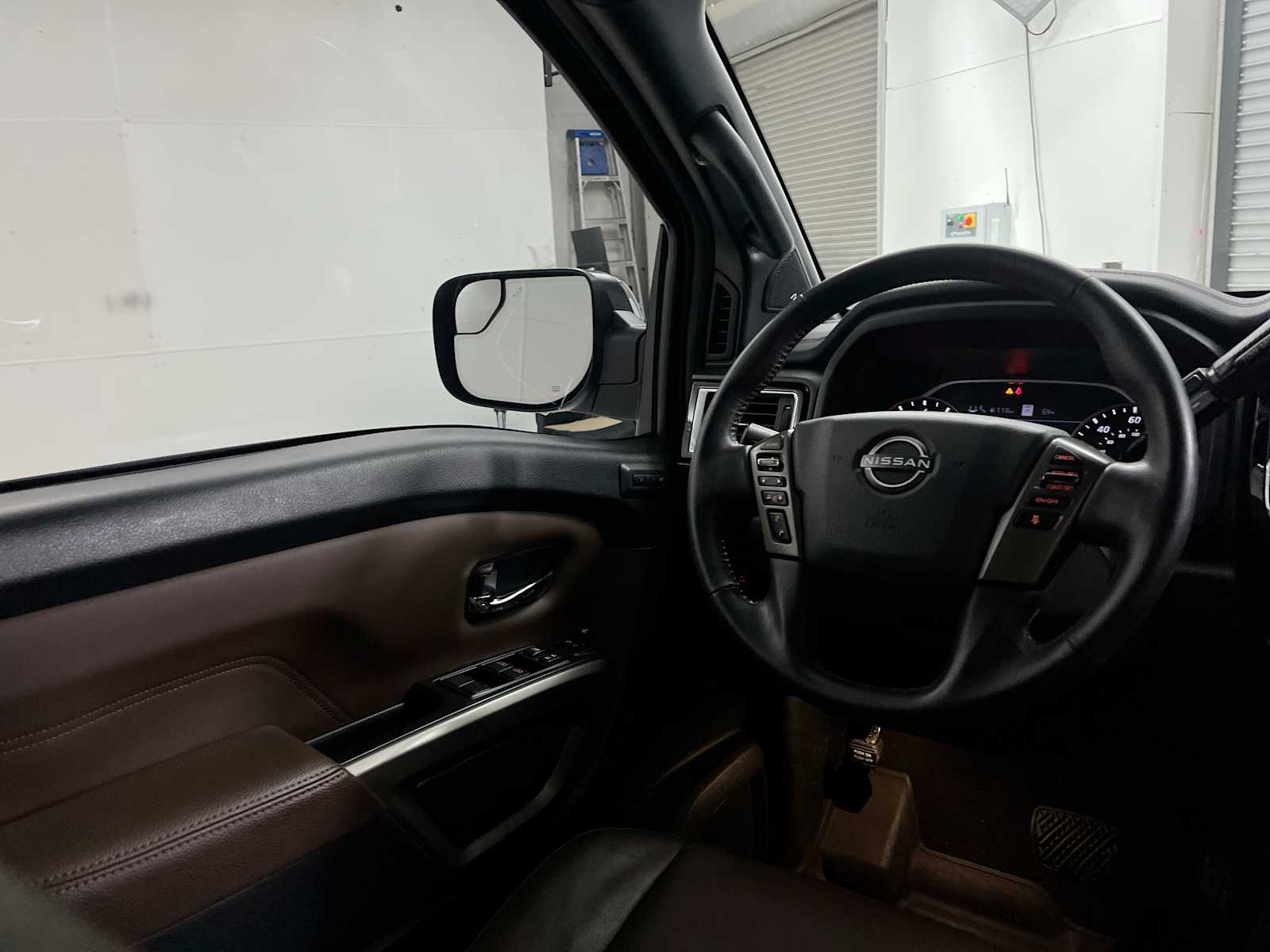 Thumbnail: 2023 Nissan Titan - 15