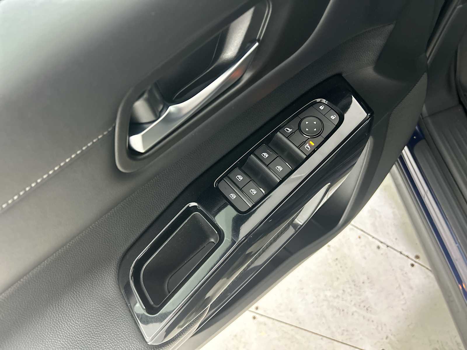 Thumbnail: 2022 Nissan Pathfinder - 15