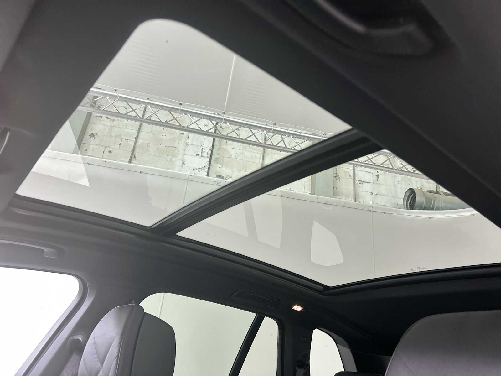 Thumbnail: 2026 BMW X5 - 16