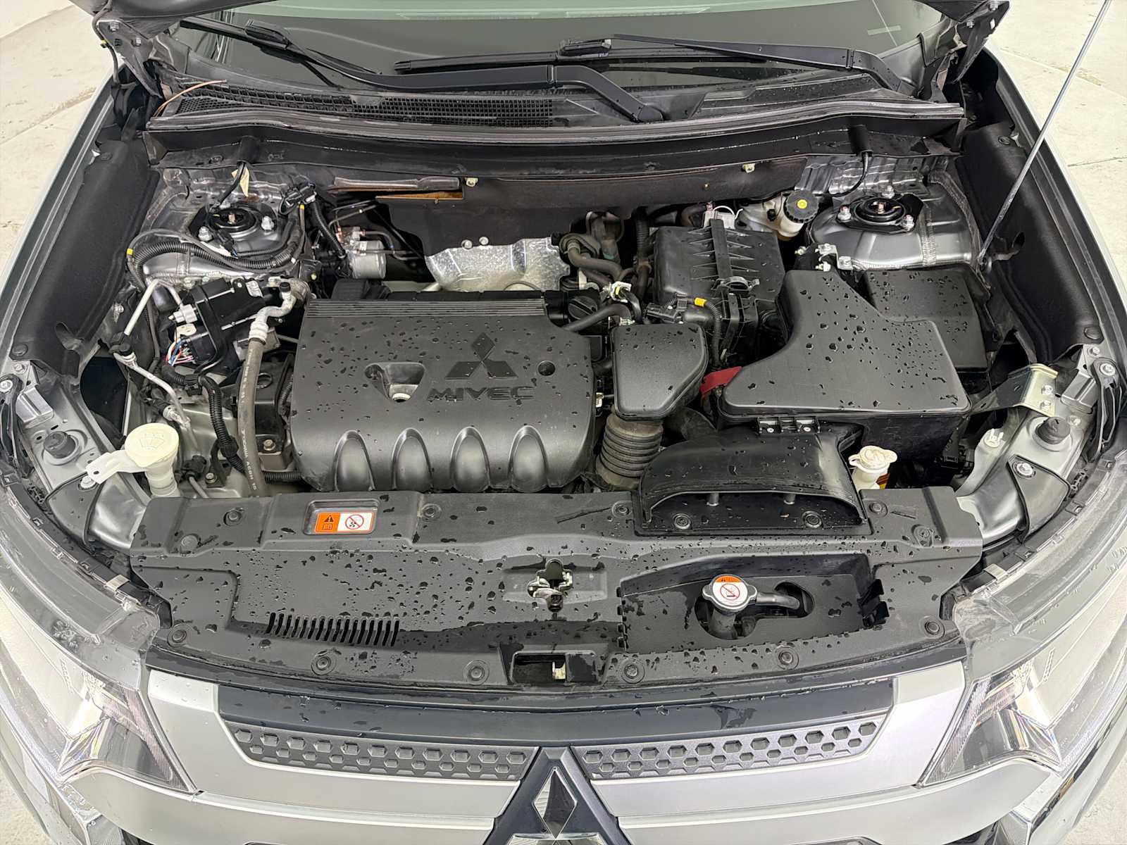 Thumbnail: 2019 Mitsubishi Outlander - 17