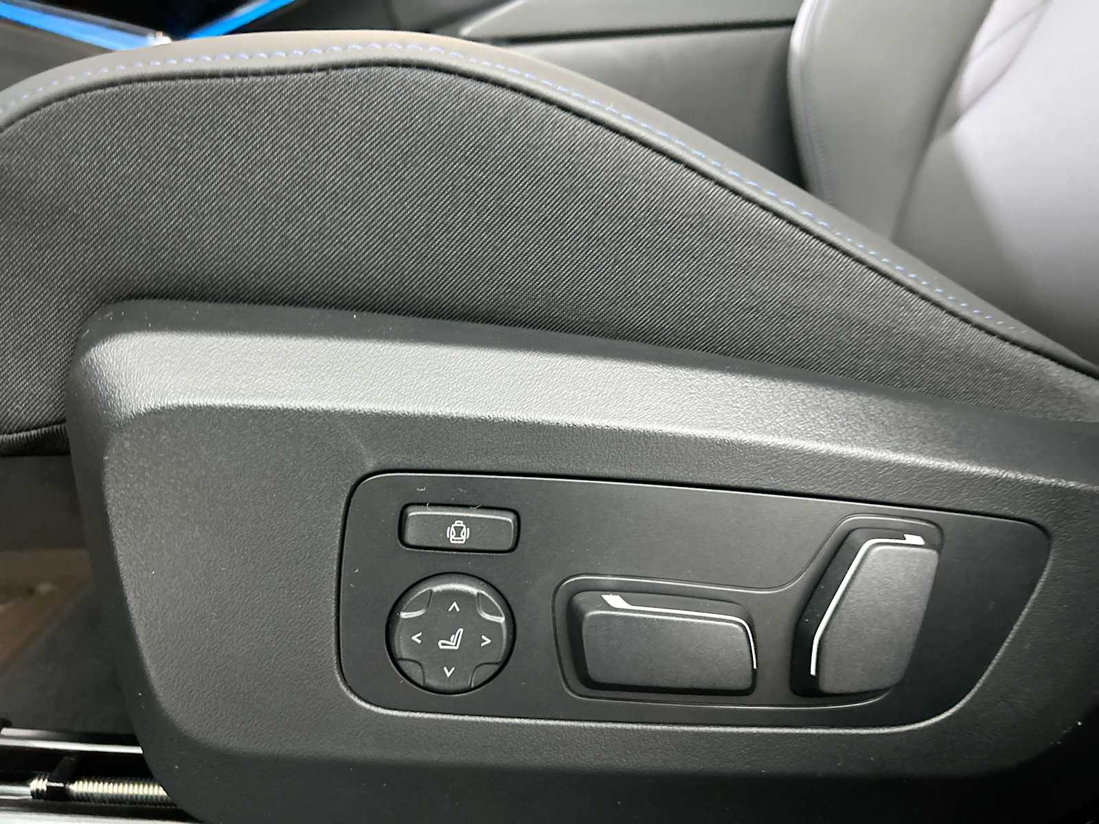 Thumbnail: 2026 BMW X3 - 14