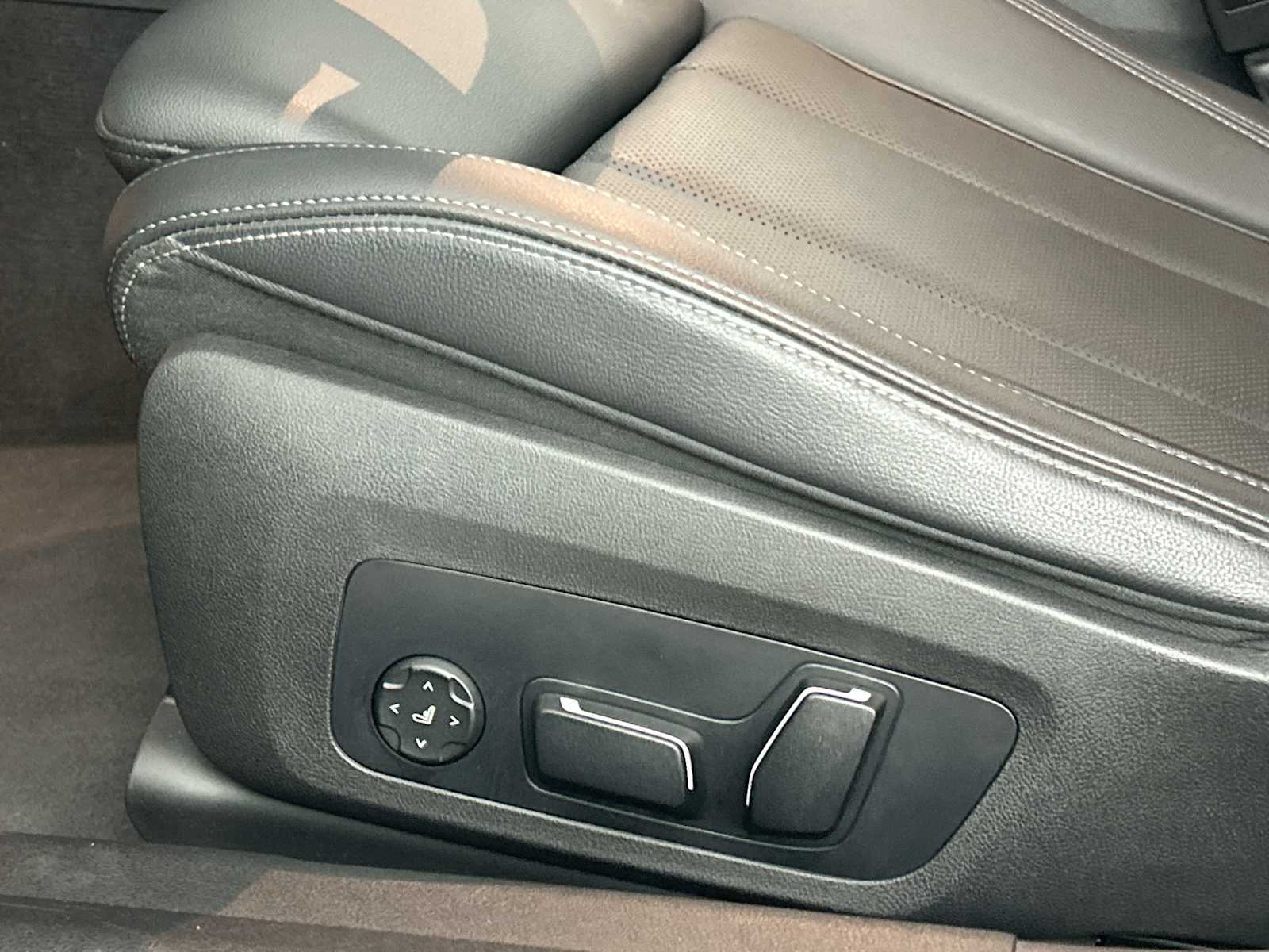 Thumbnail: 2024 BMW 3 Series - 14