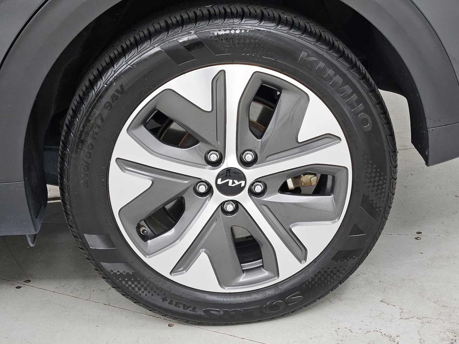 Thumbnail: 2022 Kia Niro - 13