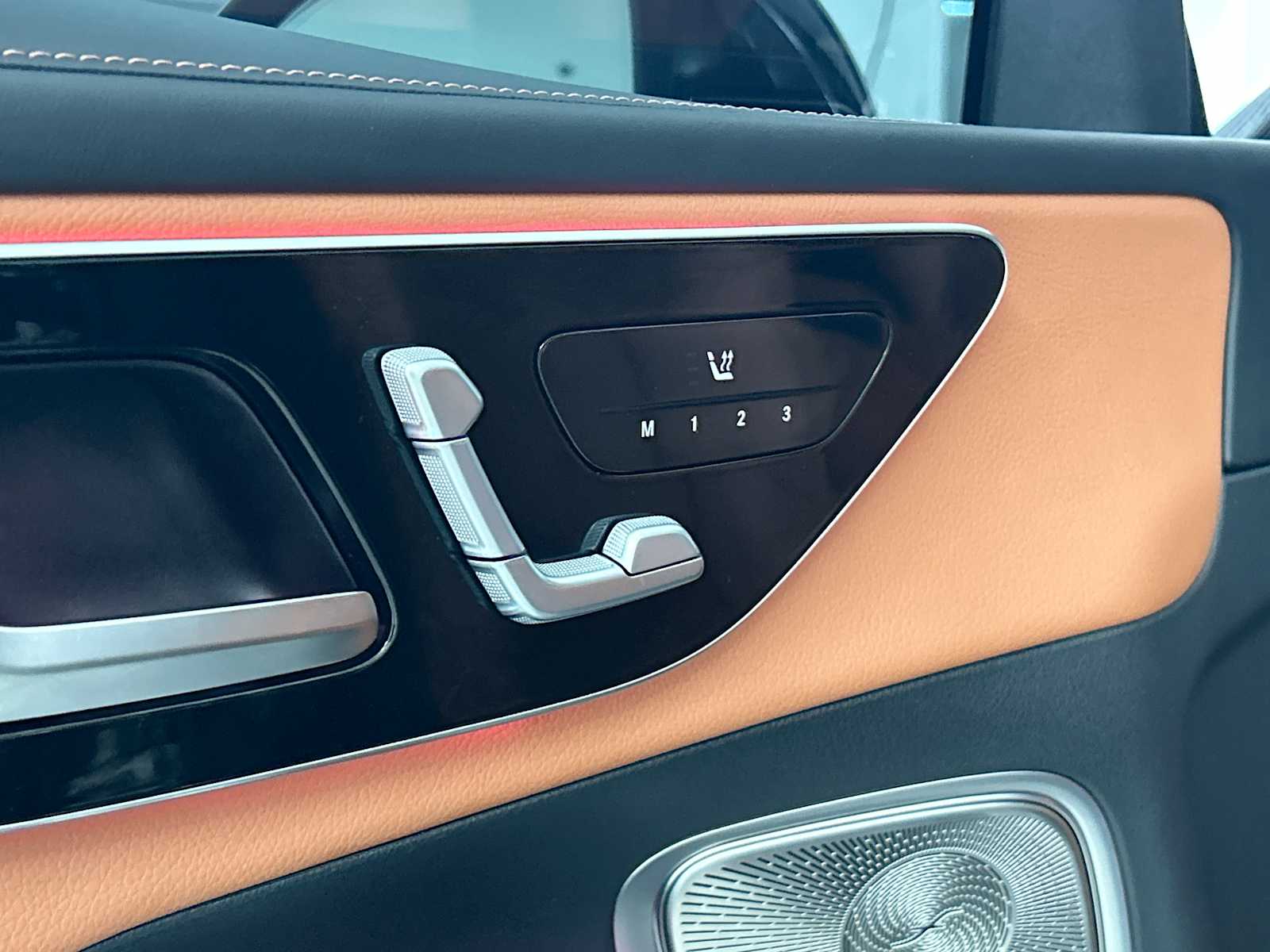 Thumbnail: 2023 Mercedes-Benz GLC - 14