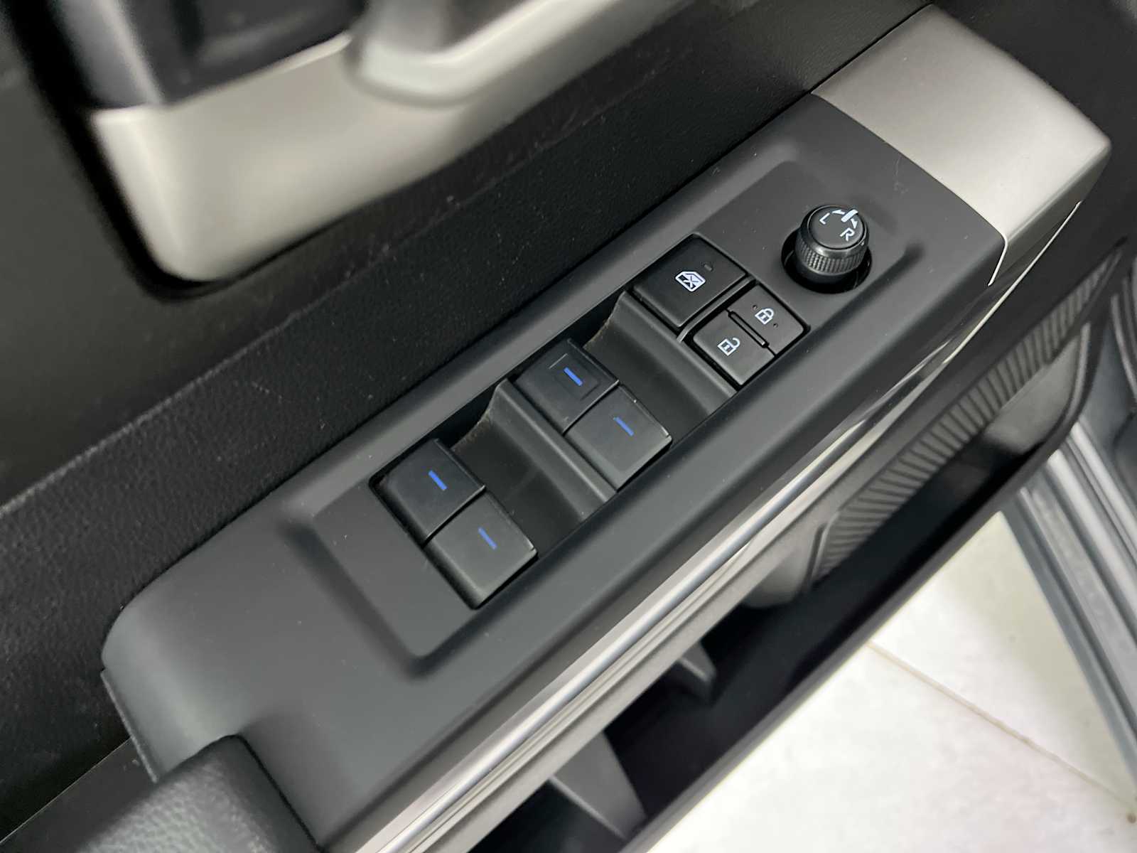 Thumbnail: 2023 Toyota Tundra - 15