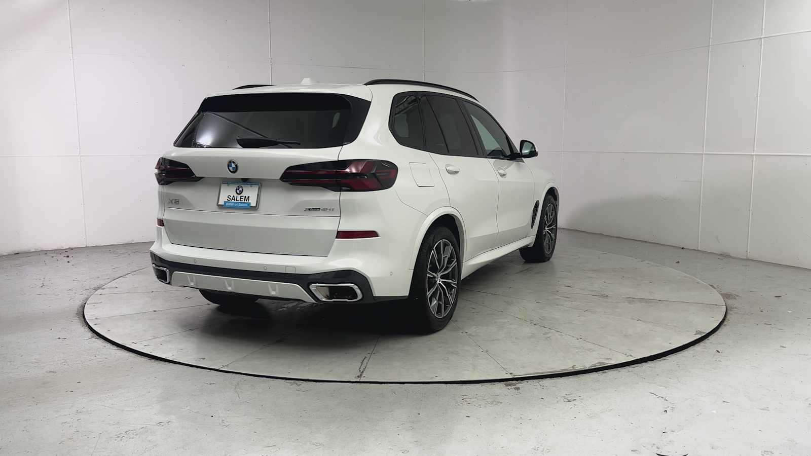 Thumbnail: 2026 BMW X5 - 2