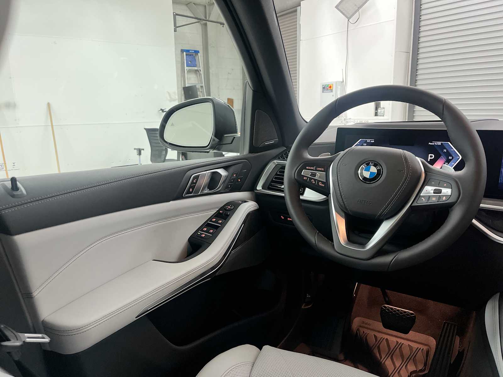 Thumbnail: 2026 BMW X5 - 15