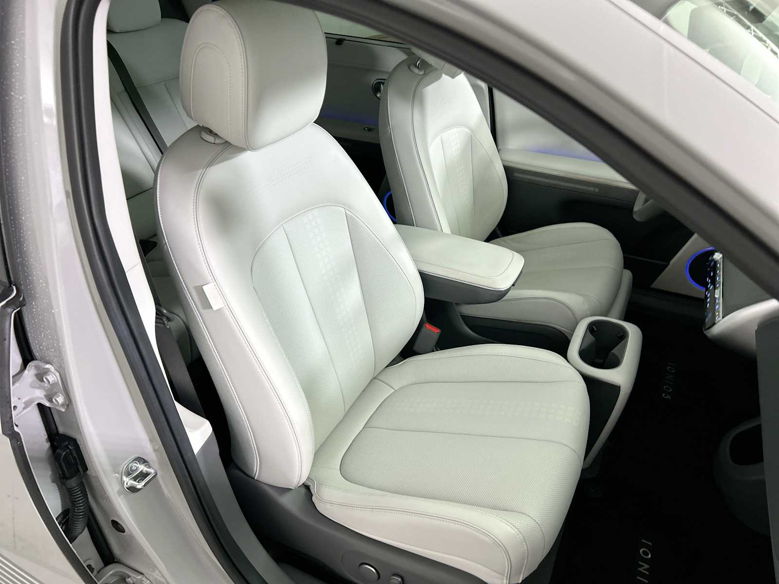 Thumbnail: 2024 Hyundai Ioniq 5 - 26