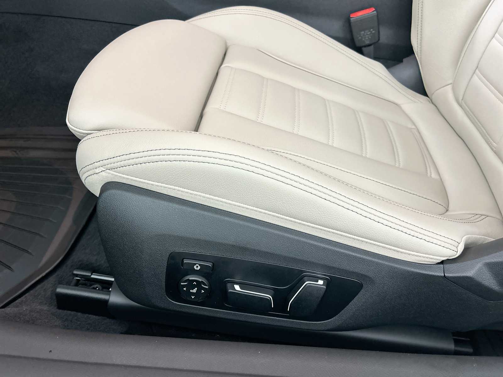 Thumbnail: 2026 BMW 4 Series - 14
