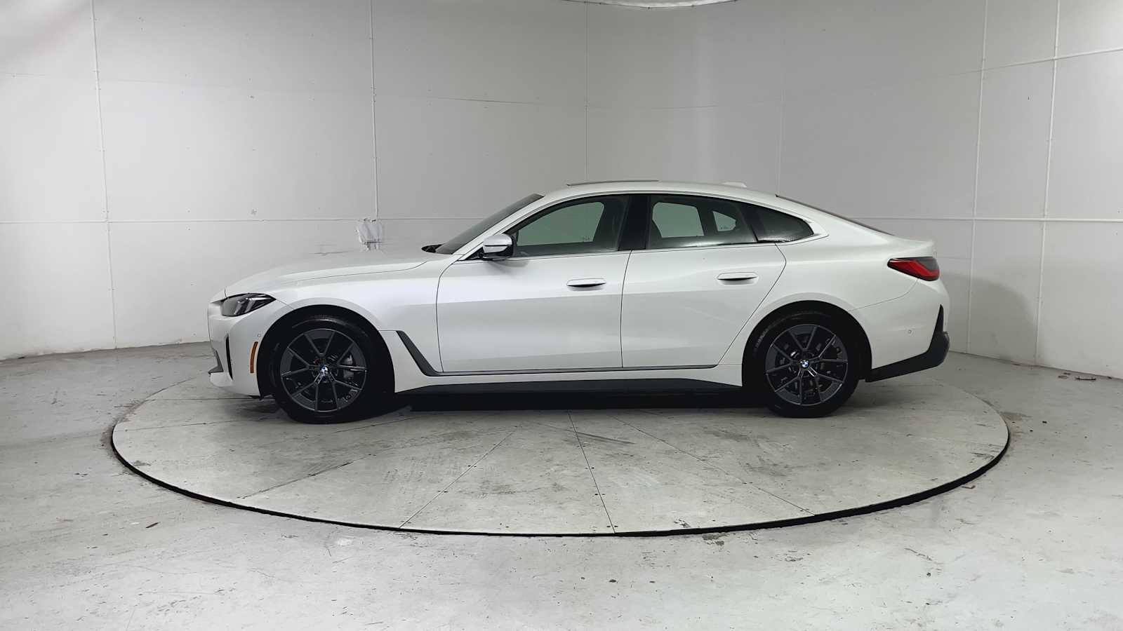 Thumbnail: 2025 BMW i4 - 5