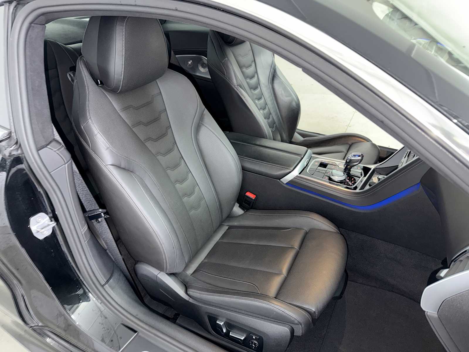 Thumbnail: 2019 BMW 8 Series - 25