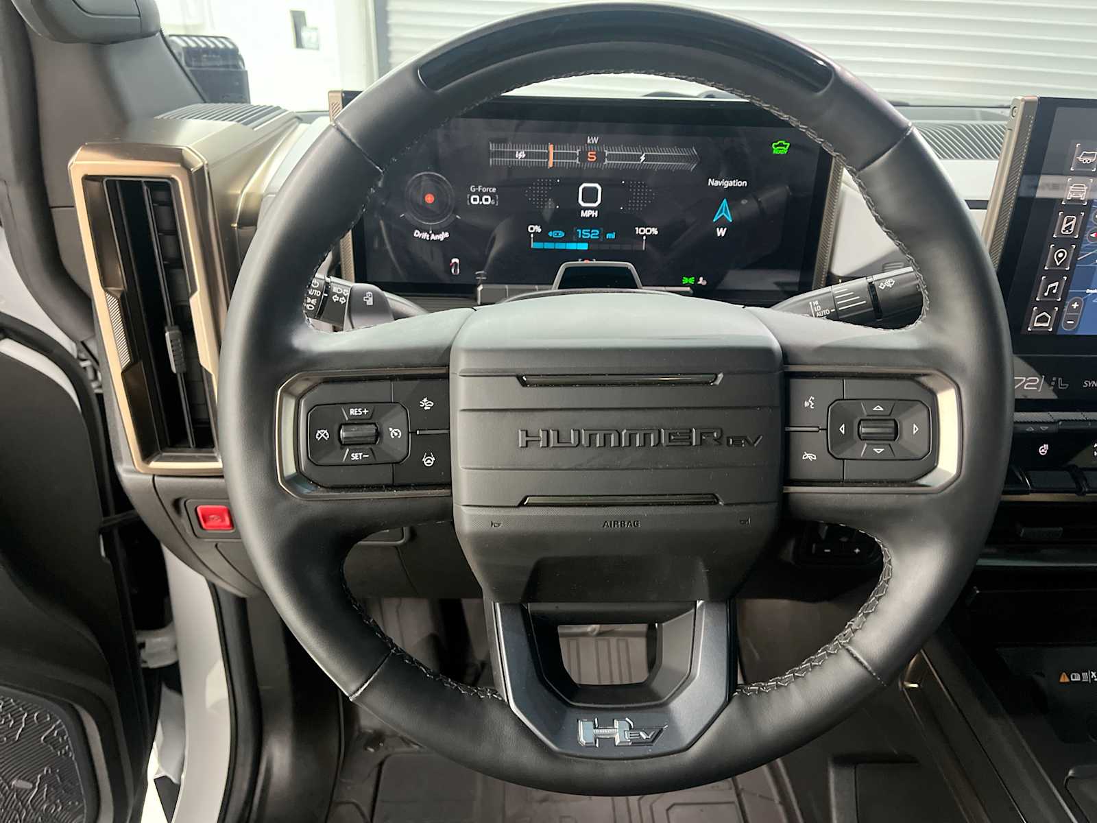 Thumbnail: 2022 GMC Hummer EV - 11