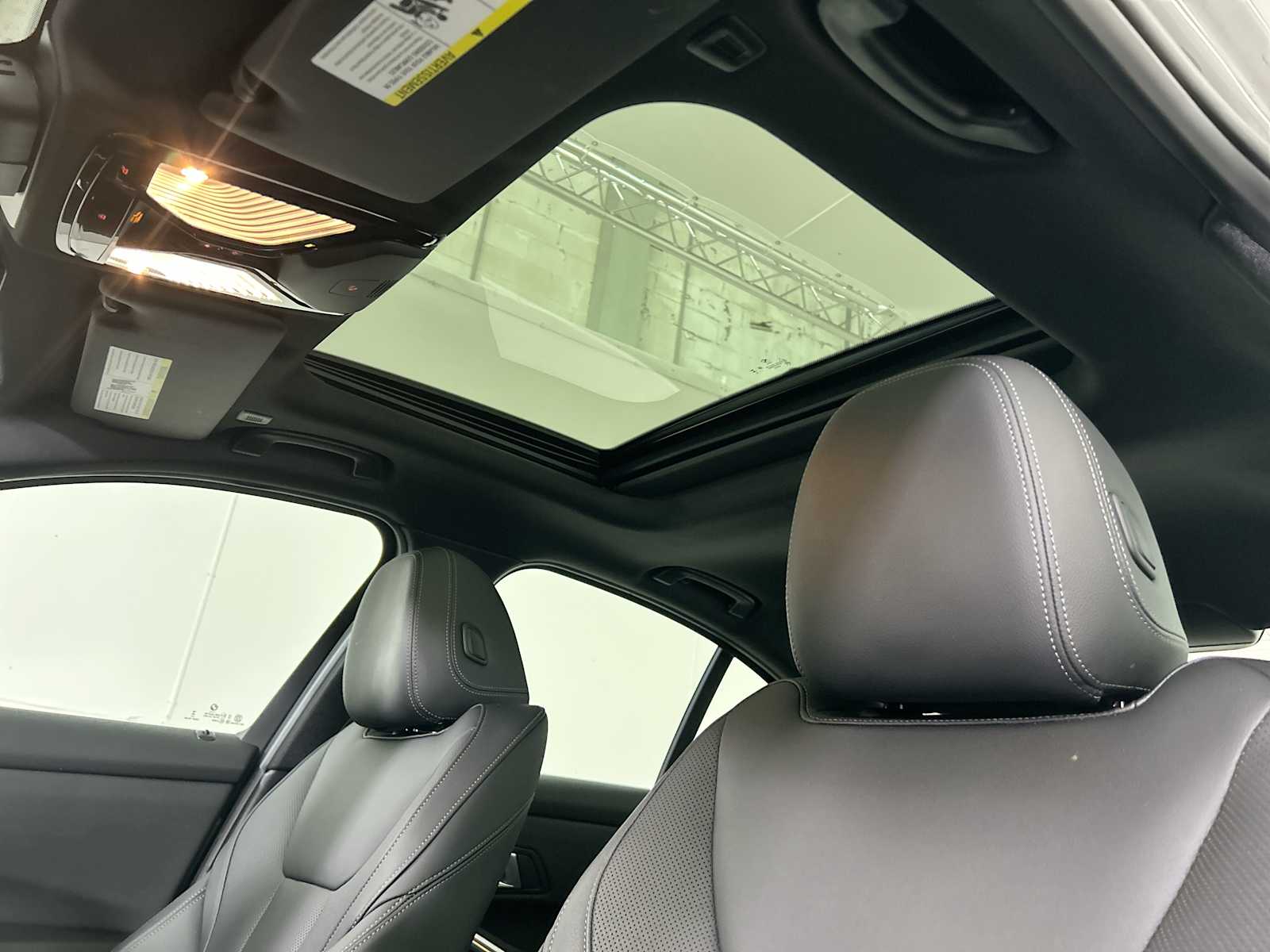 Thumbnail: 2024 BMW 3 Series - 16