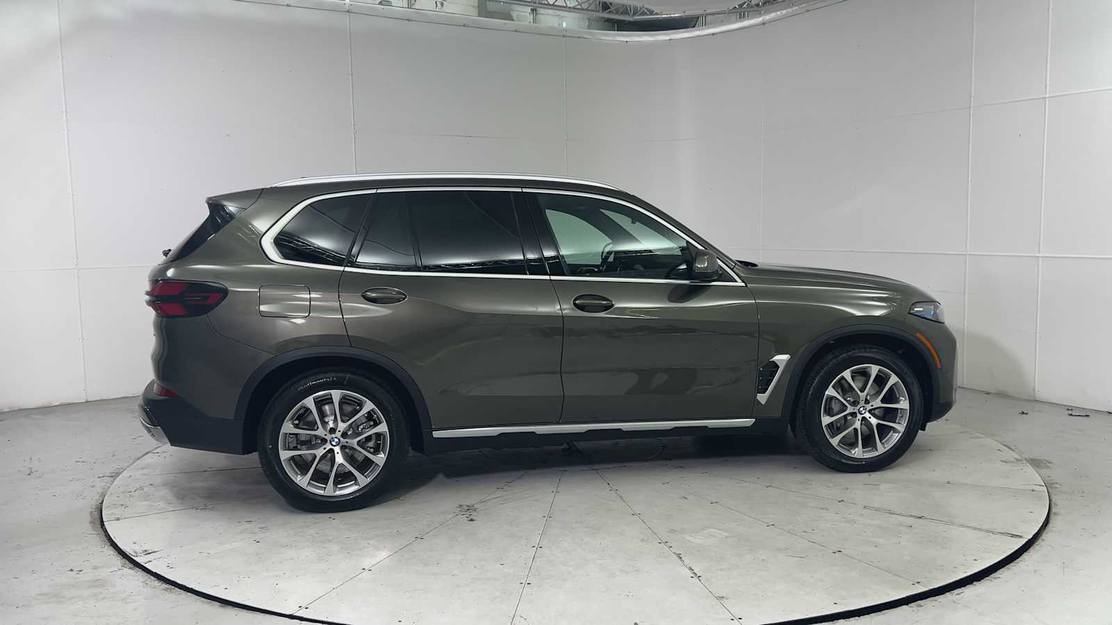 Thumbnail: 2026 BMW X5 - 9