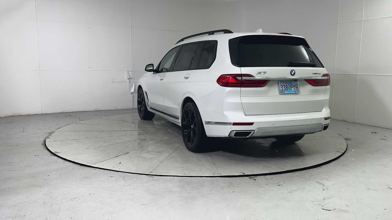 Thumbnail: 2021 BMW X7 - 3